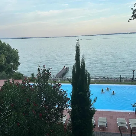 Garda - Direct Access To 3 Pools Apartman Padenghe sul Garda